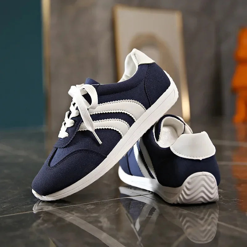 Baskets de sport pour femme bleu marine – idéales pour running et fitness