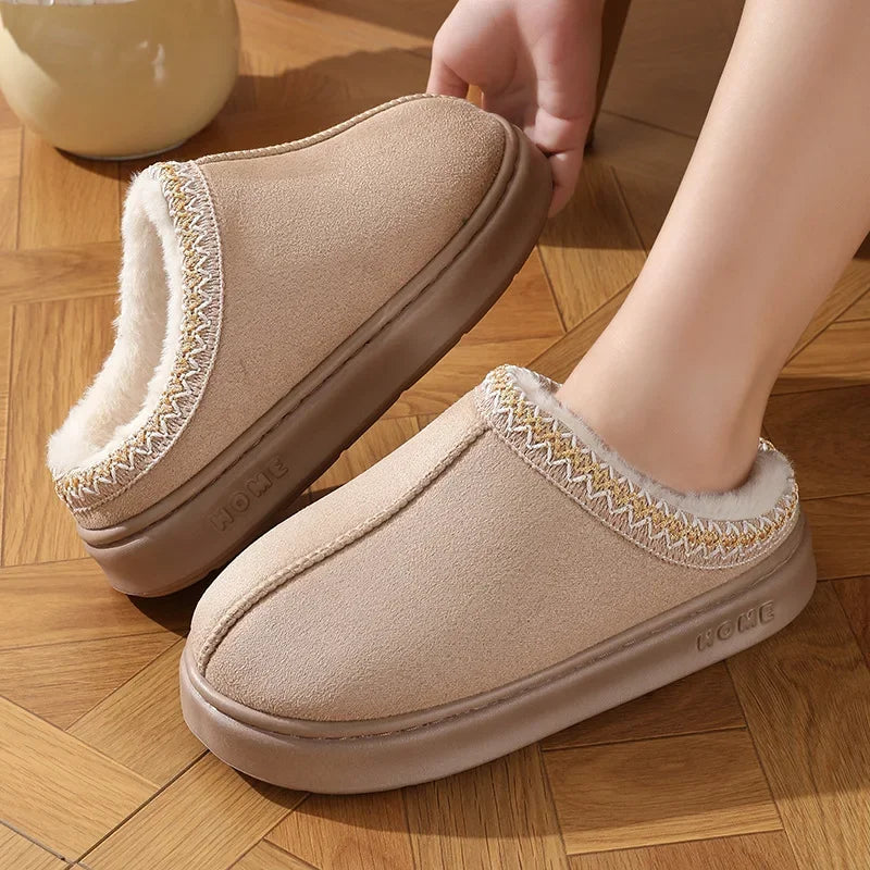 chaussons beige confortables