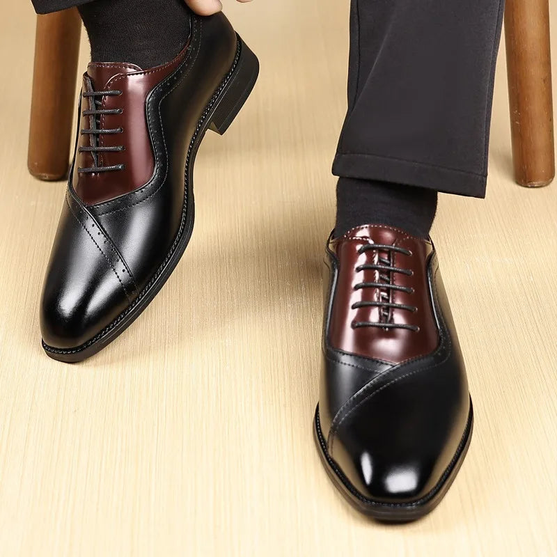 Détail de la fermeture Oxford : lacets cousus sous la tige