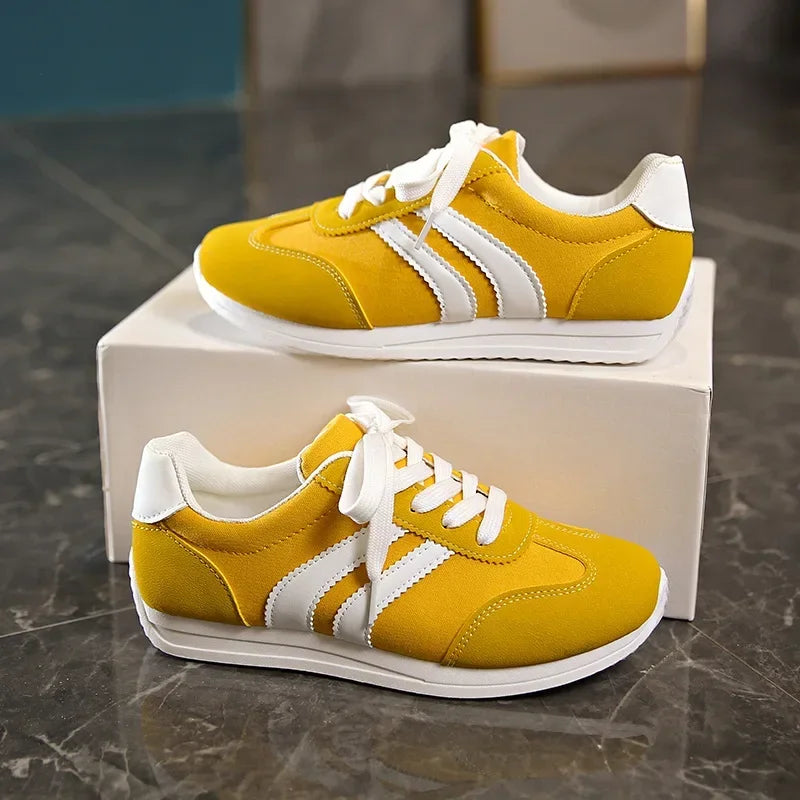 baskets de sport pour femme couleur jaune et blanc