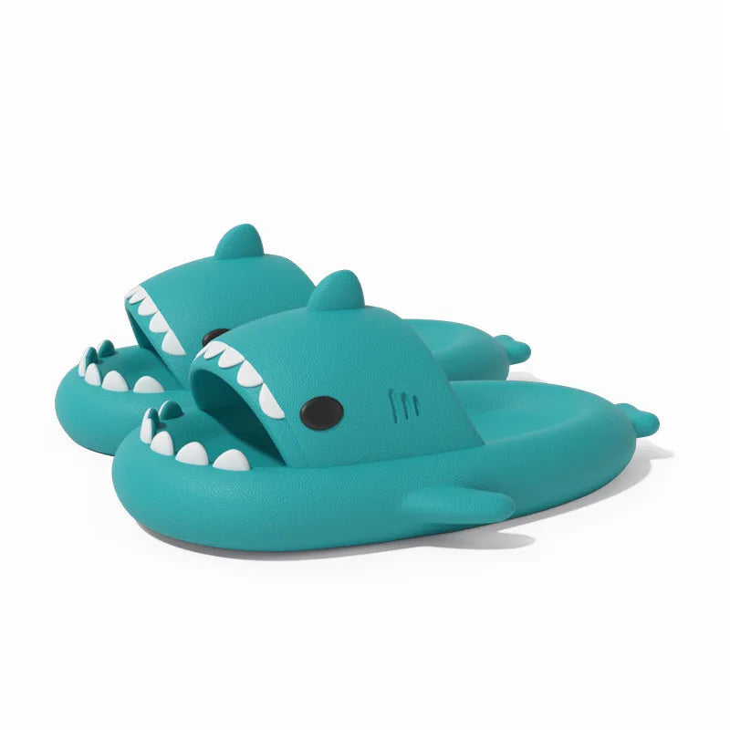 claquette requin bleu clair