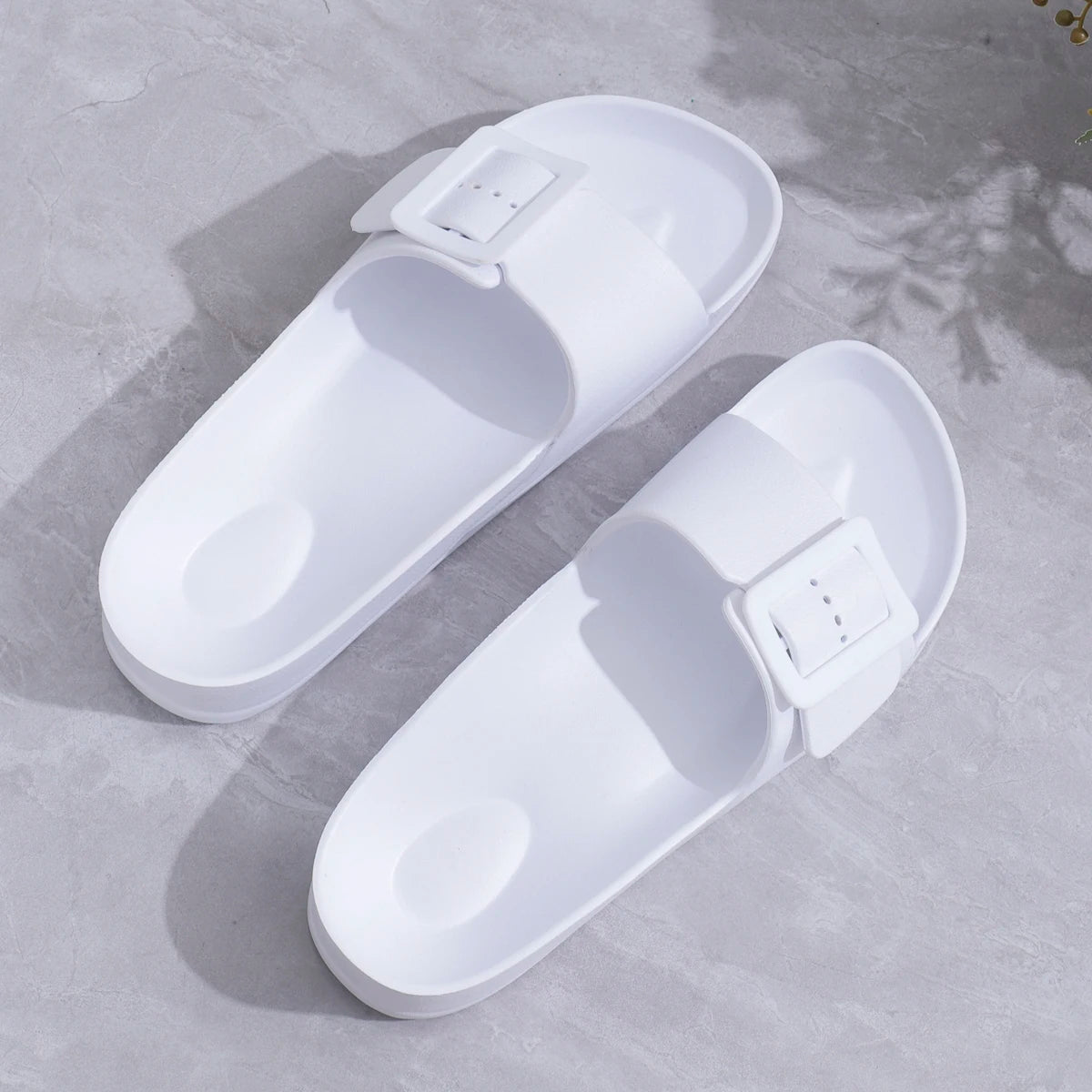 claquette blanche femme