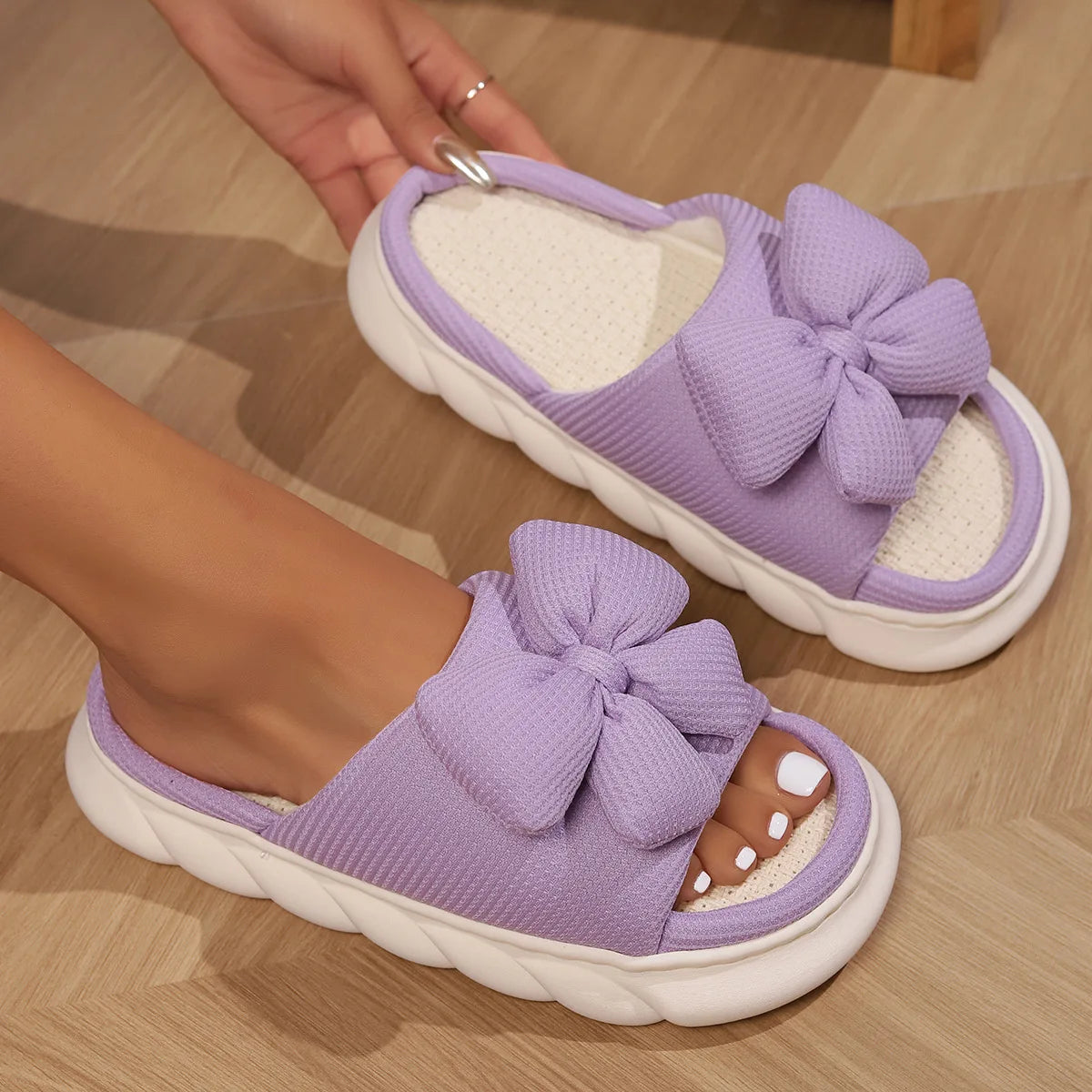 claquettes-confort-femme-violet-noeud-papillon