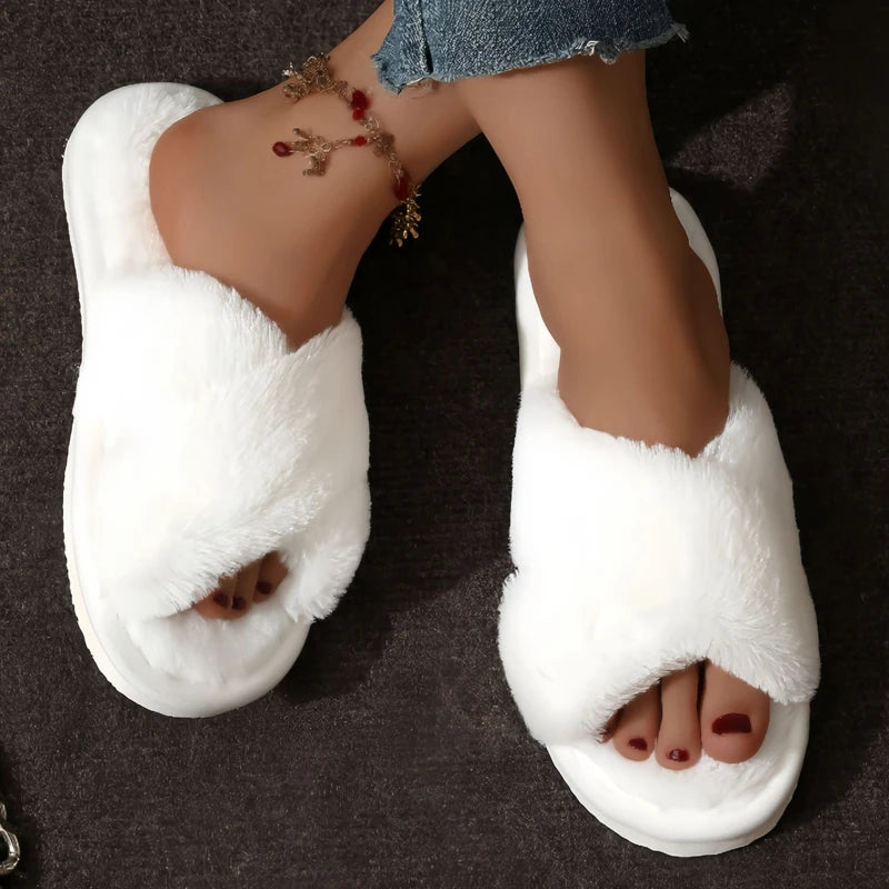 claquettes fourrure femme