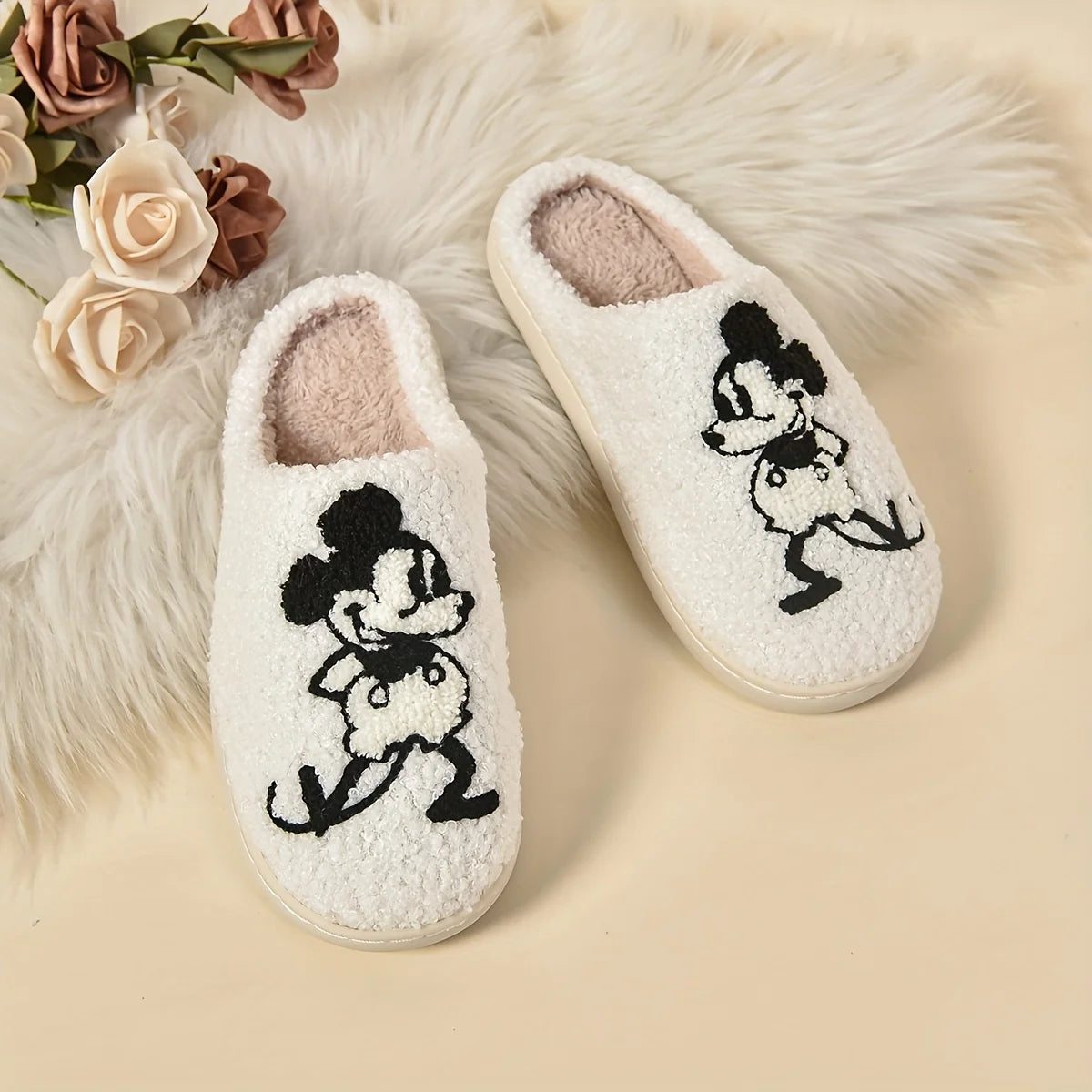 pantoufle mickey blanc
